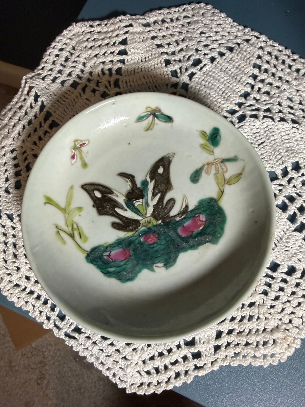 119 antique Chinese Famille Rose porcelain small plate